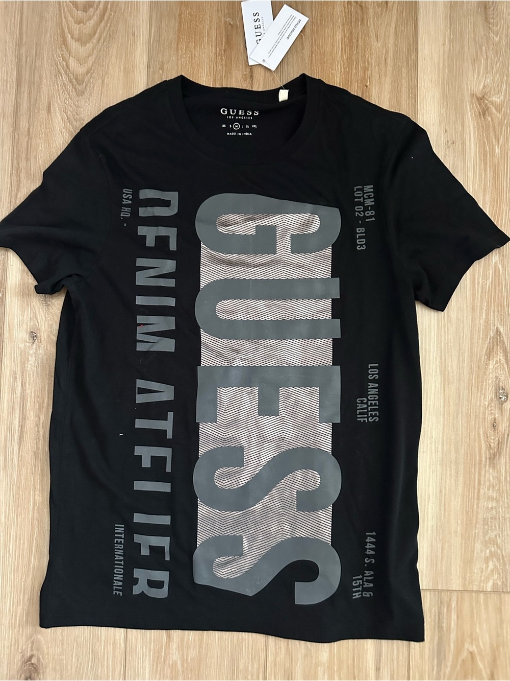 Guess Logo Tee  M  NWT